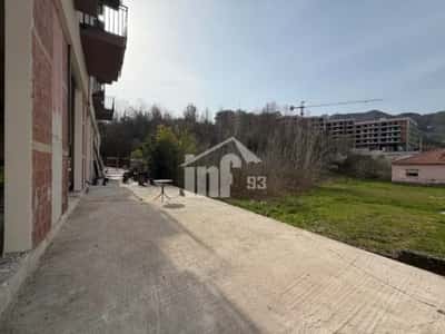 Tirane, shitet dyqan Kati 0, 280 m² 700.000 € (TEK LIQENI I THATË)