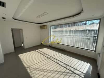 Tirane, jepet me qera zyre Kati 1, 100 m² 800 € (RRUGA E BOGDANEVE)