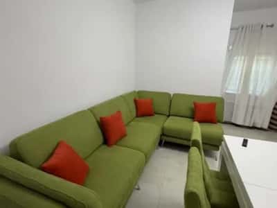 Tirane, jepet me qera apartament 2+1 Kati 1, 80 m² 650 € (Rruga Riza Cerova)