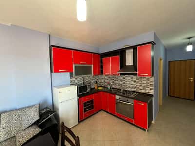 JEPET ME QIRA – APARTAMENT 2+1
📍 Shkëmbi i Kavajës, Durrës