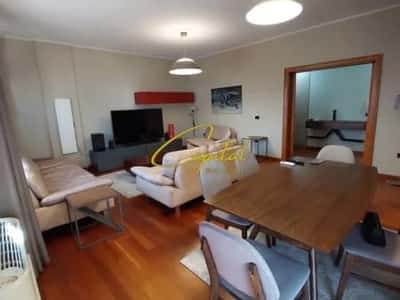 Tirane, jepet me qera apartament 3+1 Kati 5, 163 m² 1.500 € (LIQENI ARTIFICIAL)