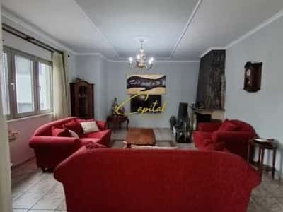 Tirane, jepet me qera apartament 3+1 Kati 1, 115 m² 800 € (ISH TREGU ELEKTRIK)