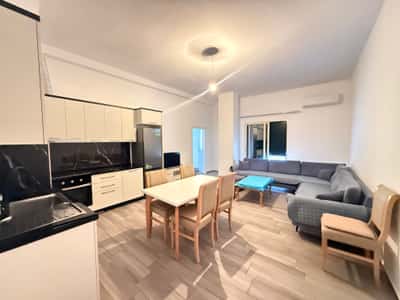 Jepet Apartament 3+1 me qera ne Shkozet !!