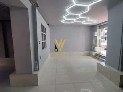 Tirane, jepet me qera dyqan Kati 0, 70 m² 1.200 € (ZOGU I ZI)