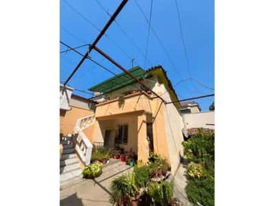Durres, shitet shtepi 3+1 Kati 1, 52 m² 370.000 € (0696044423Shitet, Shtepi Private 2-Katëshe+ Ambjent Biznesi, Qender, Durres)