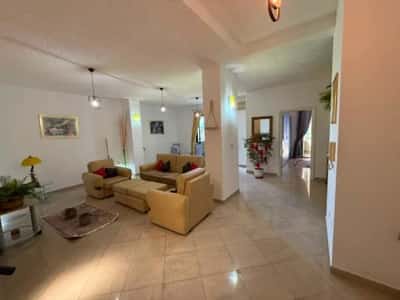 Tirane, jepet me qera apartament 1+1 Kati 7, 105 m² 700 €