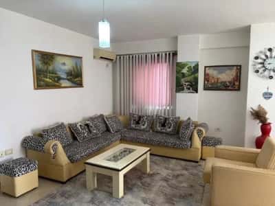Tirane, jepet me qera apartament 3+1+2 Kati 2, 120 m² 600 € (JORDAN MISJA)