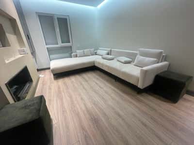 2+1,i pabanuar te univers city, Qtu ja,700 euro