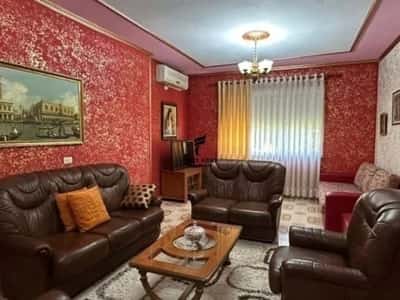 Tirane, jepet me qera apartament 2+1 Kati 3, 132 m² 700 € (VASIL SHANTO)