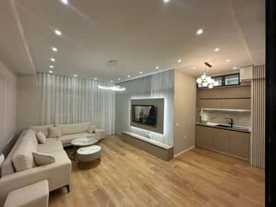 Tirane, jepet me qera apartament 2+1+Ballkon Kati 2, 94 m² 1.000 € (Shkolla e Kuqe)
