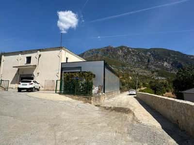 Qera, Kapanon, Tufine, Tiranë.