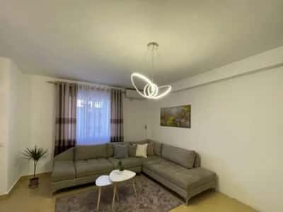 Tirane, jepet me qera apartament 2+1+Ballkon Kati 4, 83 m² 750 € (SHESHI SKENDERBEJ)
