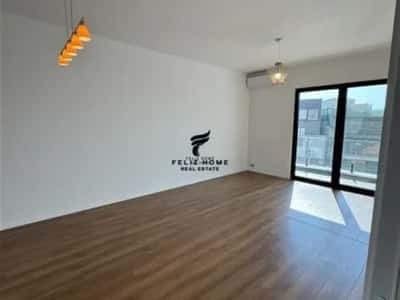 Tirane, jepet me qera zyre Kati 6, 122 m² 600 € (RRUGA E DIBRES)