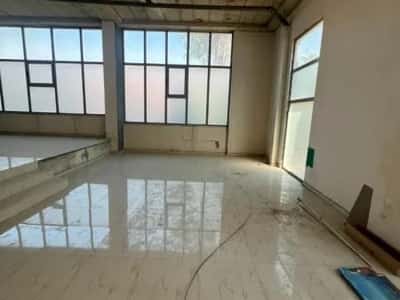Tirane, shitet dyqan Kati 0, 250 m² 750.000 € (Komuna e Parisit)