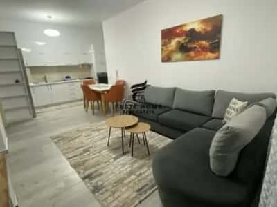 Tirane, jepet me qera apartament 2+1 Kati 3, 180 m² 750 € (PAZARI I RI)