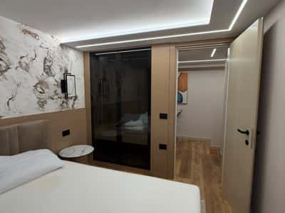 Jepet apartament duplex 2+1+2 me qira tek Liqeni i Thate , Rruga e Dibraneve , Kopshti Botanik .