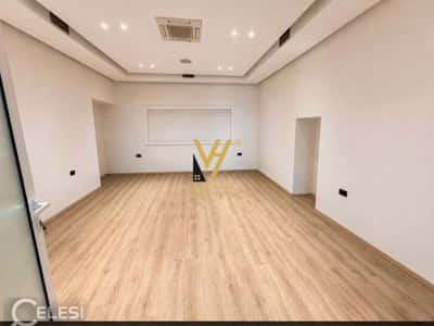 JEPET AMBIENT KOMERCIAL 180 M2 ME QIRA NE QENDER 290.000 LEKE