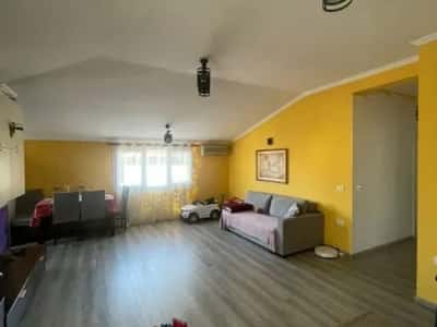 Tirane, jepet me qera apartament 3+1+Ballkon Kati 2, 150 m² 600 € (RRUGA ELBASANIT)