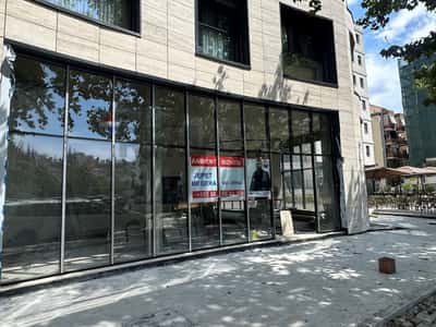 Liqeni I Thatë, Tiranë