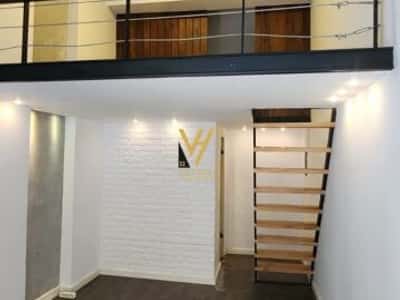 JEPET DYQAN DUPLEX 30 M2 ME QERA TE RRUGA BARRIKADAVE 60.000 LEKE