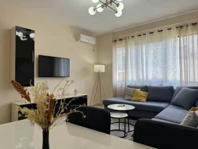 Tirane, jepet me qera apartament 1+1+Aneks+Ballkon Kati 6, 60 m² 500 € (kashar)