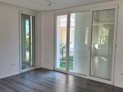 Tirane, jepet me qera Vile Vile 3 Katshe , 722 m² 2.200 € (mjull-bathore)