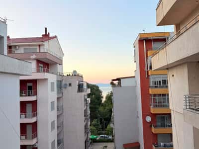 APARTAMENT LUKSOZ PËR SHITJE ME PAMJE NGA LIQENI | TOTALISHT I MOBILUAR MODERN