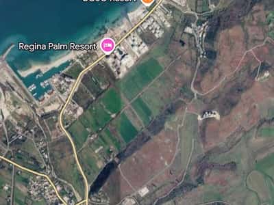TOKË PËR SHITJE NË RADHIMË– VETËM 500 METRA NGA DETI!