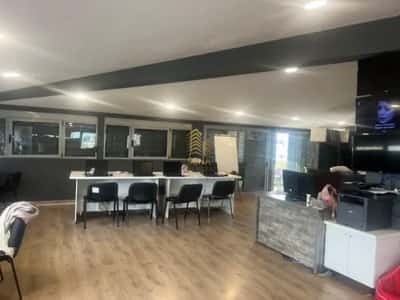 Tirane, jepet me qera ambjent biznesi Kati 7, 250 m² 2.500 € (Tregu Elektrik)