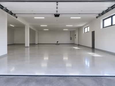 MAGAZINE ME QERA 130 M2 ALI DEMI 1200 EURO FH-91623