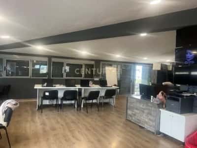 Tirane, jepet me qera zyre Kati 7, 250 m² 2.500 € (Ish Tregu Elektrik)