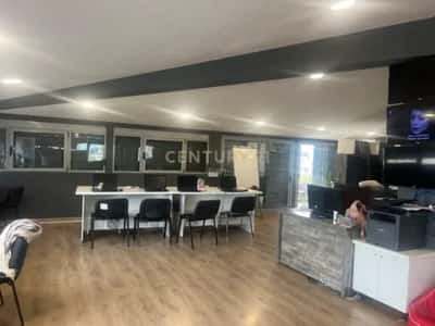 Tirane, jepet me qera zyre Kati 7, 250 m² 2.500 €