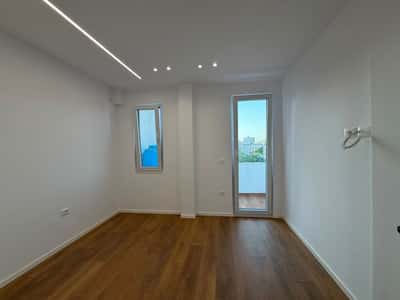 Apartament 2+1 per shitje tek Shkolla e Kuqe.