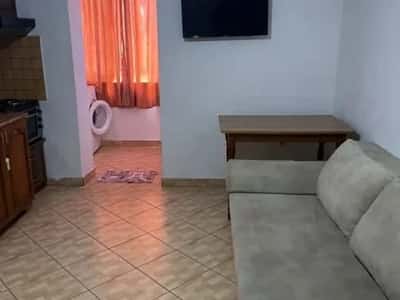 Tirane, jepet me qera apartament 1+1 Kati 3, 60 m² 400 € (Oxhaku)