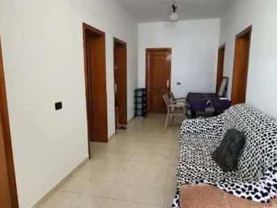 Tirane, jepet me qera apartament 4+1+Ballkon Kati 2, 163 m² 550 € (tek Vilat Amerikane)