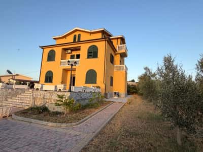 Vilë me qira në Shënavlash Kodër | Pamje panoramike mbi Durrësin