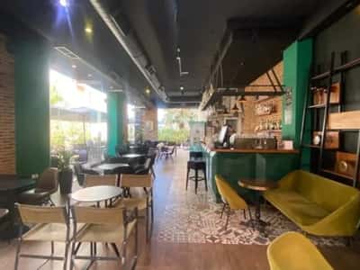 Tirane, jepet me qera ambjent biznesi Kati 0, 200 m² 1.000 € (Rruga Jordan Misja)