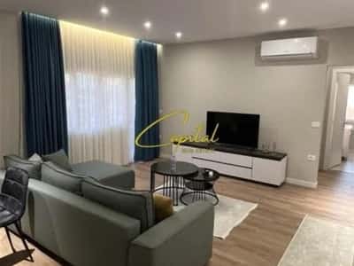 Tirane, jepet me qera apartament 1+1 Kati 3, 76 m² 600 € (LIQENI I FARKES)