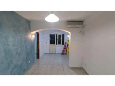 Tirane, jepet me qera ambjent biznesi Kati 0, 50 m²40.000 Leke (Stadiumi Dinamo)