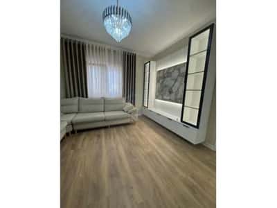 Tirane, Shitet, Vilë 4-Kateshe 850.000 € (Porcelan)