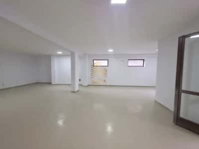 Tirane, jepet me qera ambjent biznesi Kati 0, 90 m² 900 € (Liqeni i Thate)