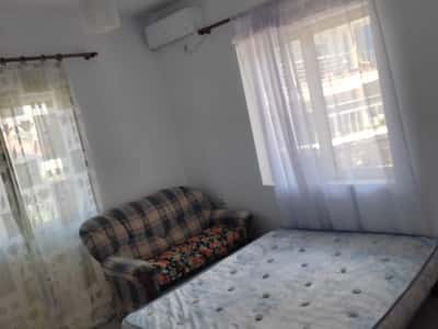 GARSONIERE 27,000 LEKE TREGU ELEKTRIK