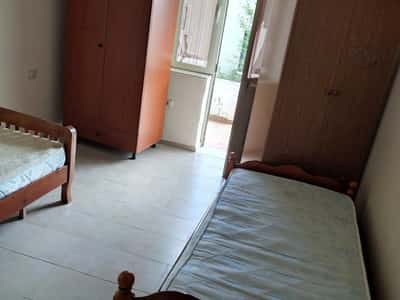 GARSONIERE 24,000 LEKE TREGU ELEKTRIK