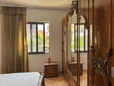 Jepet me qera Apartament 3+1 ne rrugen Jashar Erebara Tirane