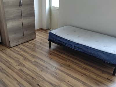 GARSONIERE 25,000 LEKE TREGU ELEKTRIK