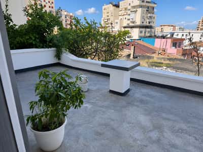 Jepet me qira kati i parë i një shtëpie private në Durrës