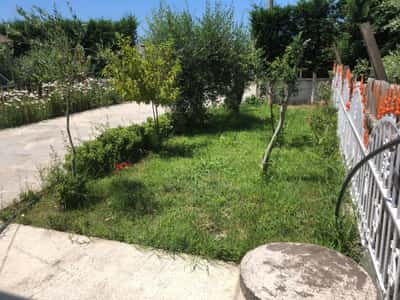 Shtepi private  me qera durres sektor rinia