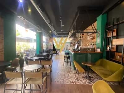 Tirane, jepet me qera bar-kafe , 200 m² 1.100 € (JORDAN MISJA)