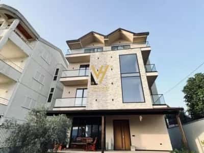 Tirane, jepet me qera Vile 4 Katshe Kati 0, 400 m² 2.500 € (SAUK, PRANE LIQENIT TE FARKES)