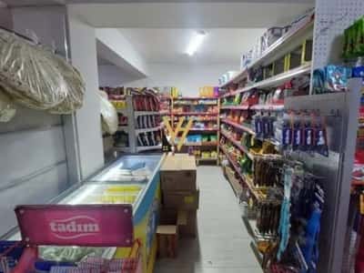 Tirane, jepet me qera ambjent biznesi Kati 0, 180 m² 1.500 € (YZBERISHT)